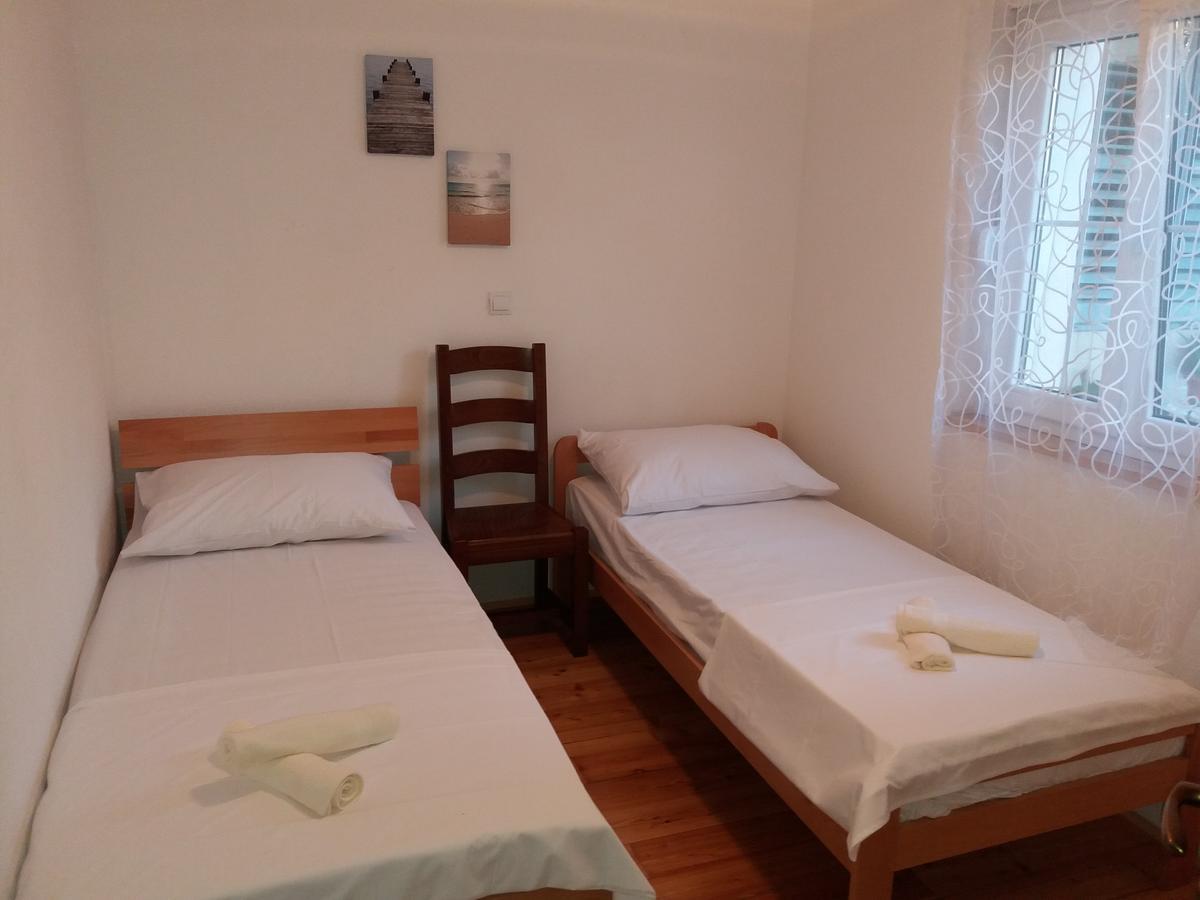 Apartman Marina Krvavica Eksteriør billede