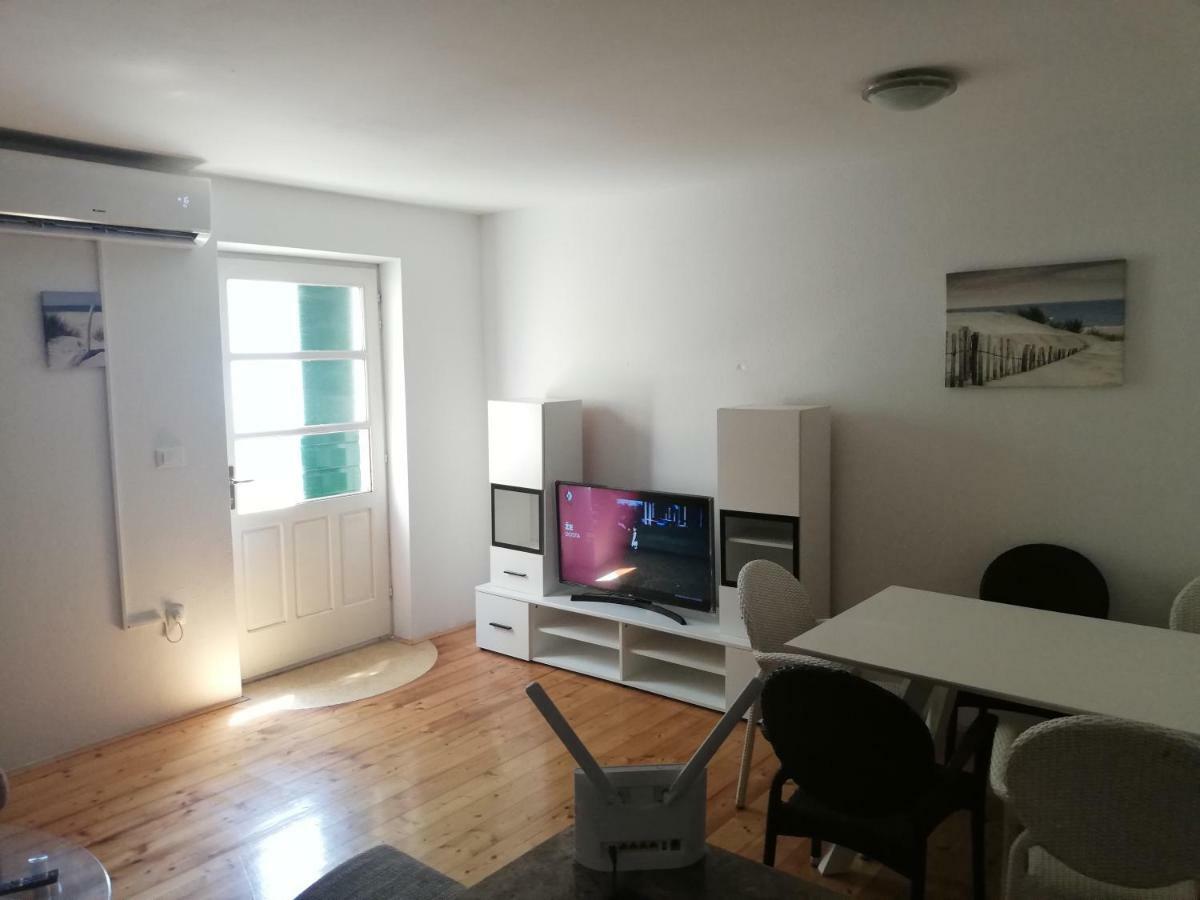 Apartman Marina Krvavica Eksteriør billede